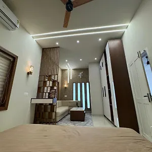 Diamond Crest Manor Villa